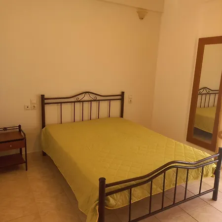 Central Rooms Makry Gialos  Exterior photo