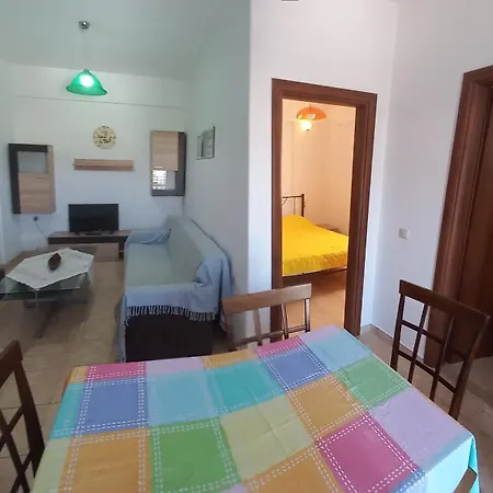 Central Rooms Makry Gialos  Exterior photo