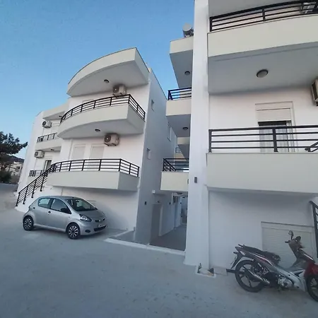 Central Rooms Makry Gialos  Exterior photo