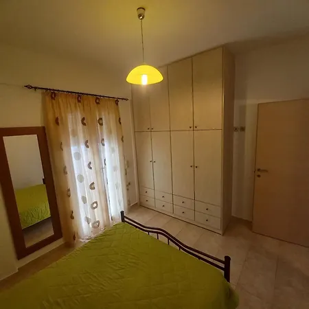 Central Rooms Makry Gialos  Exterior photo