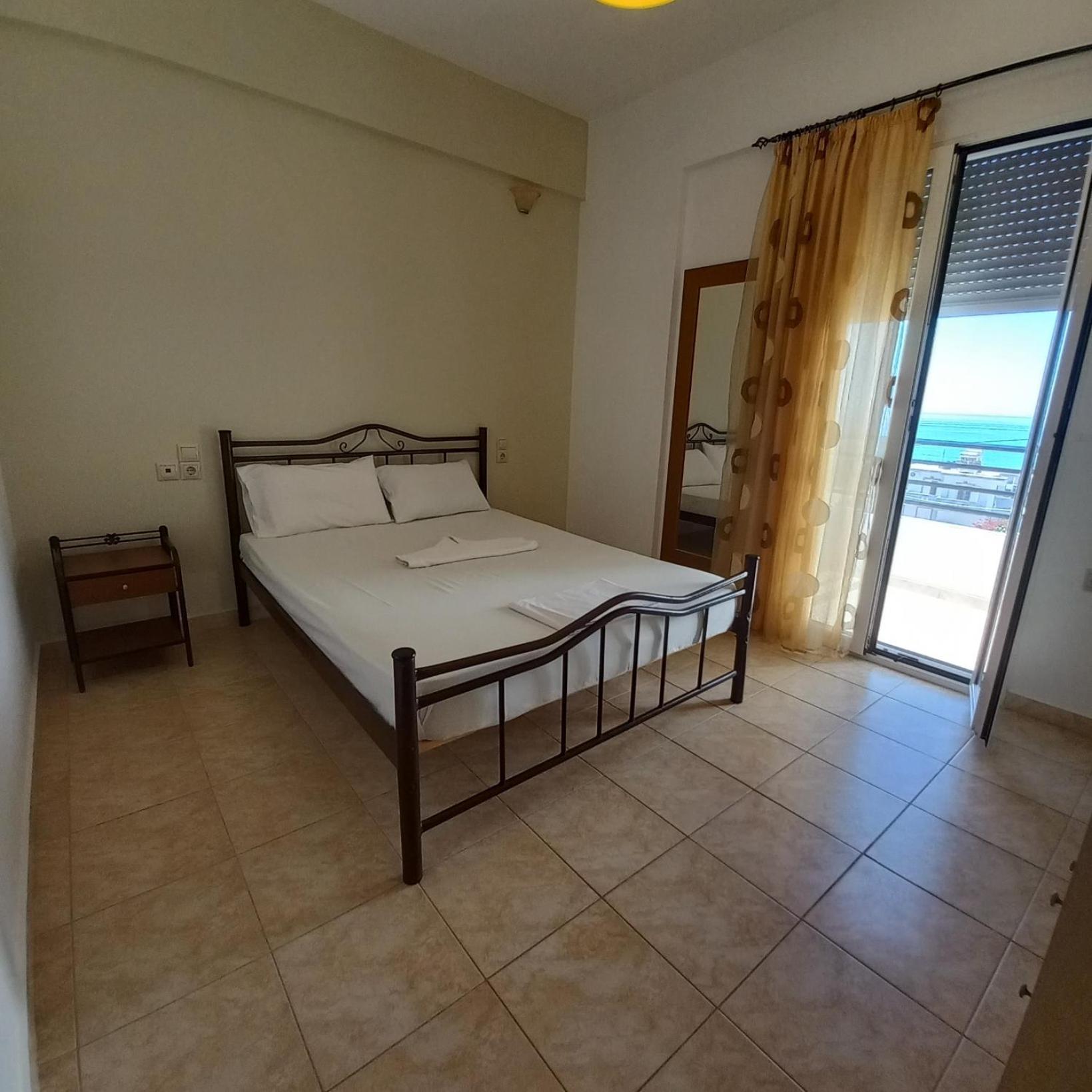 Central Rooms Apartment Makry Gialos (Crete)
