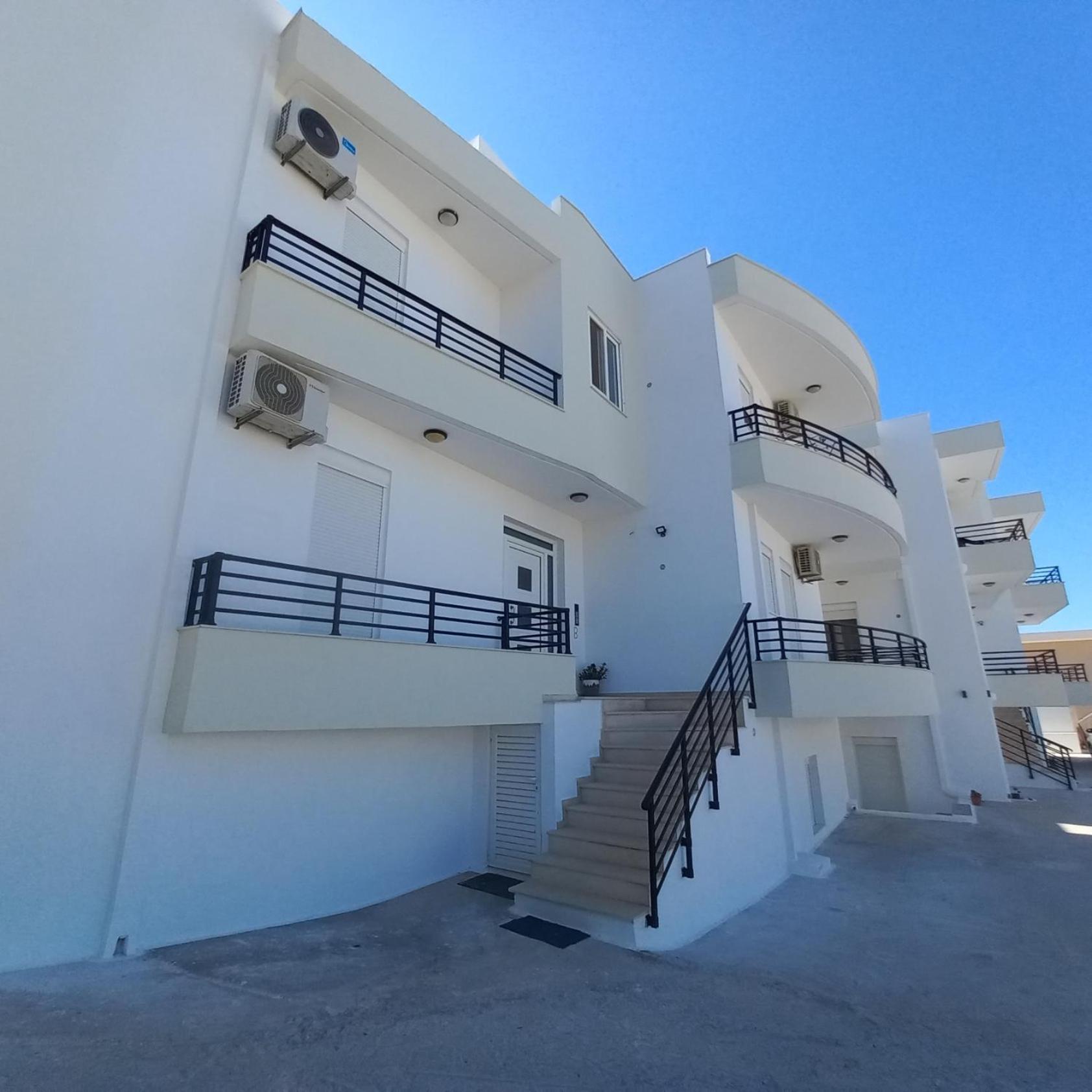 Central Rooms Apartment Makry Gialos (Crete)