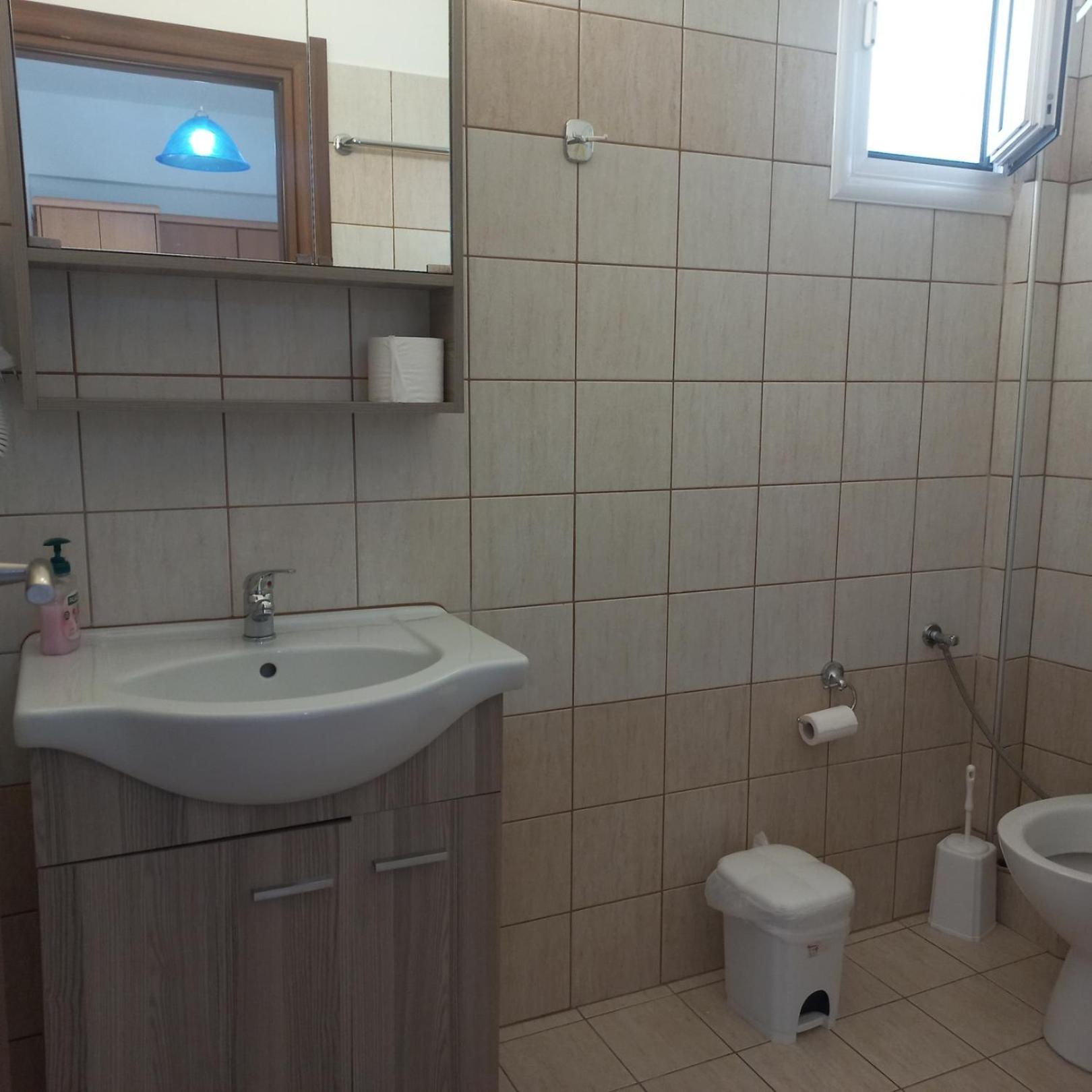 Central Rooms Apartment Makry Gialos (Crete)